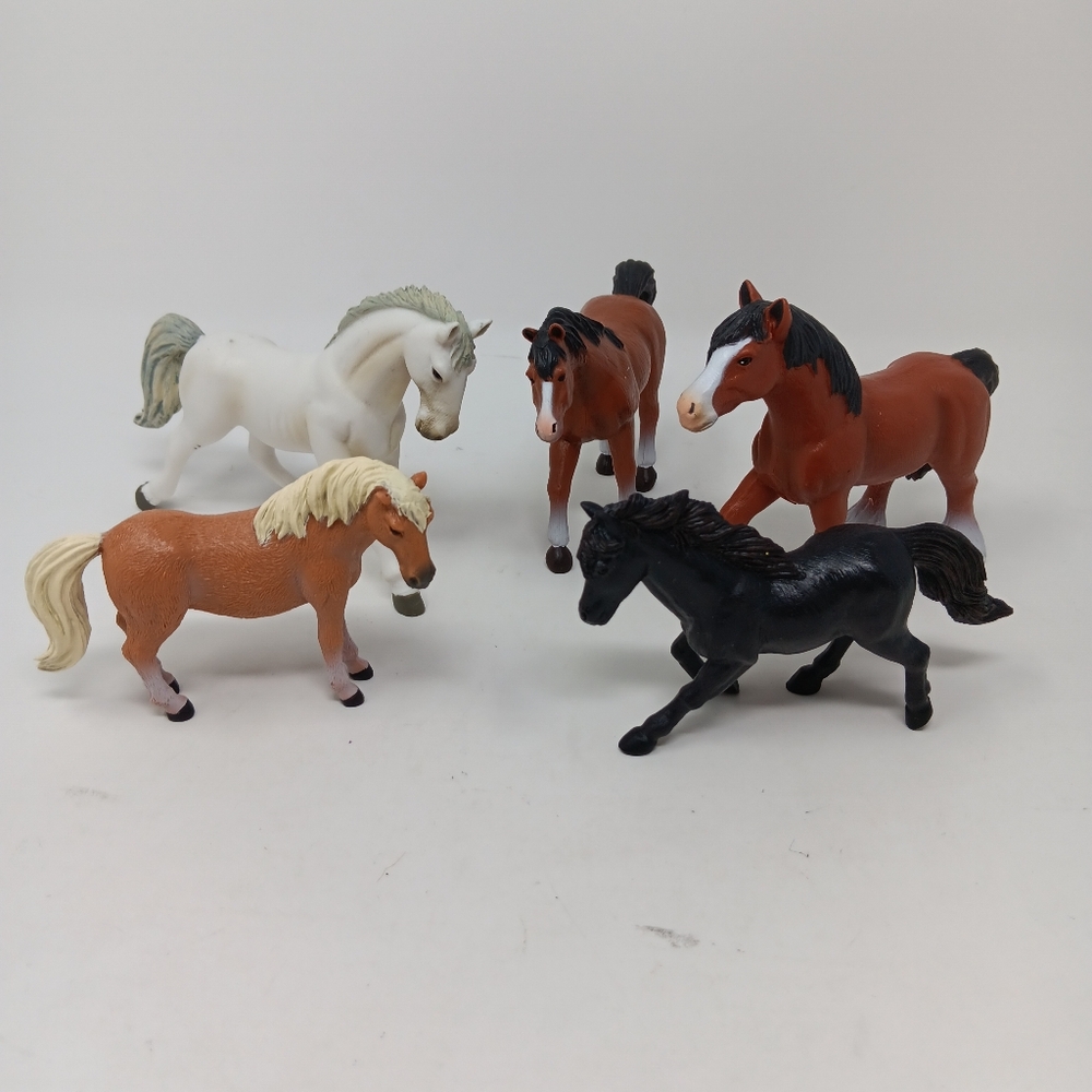 5 Pcs Terra By Battat Horse Bundle #403